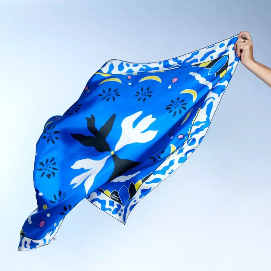 Carre-soie-90-cm-bleu