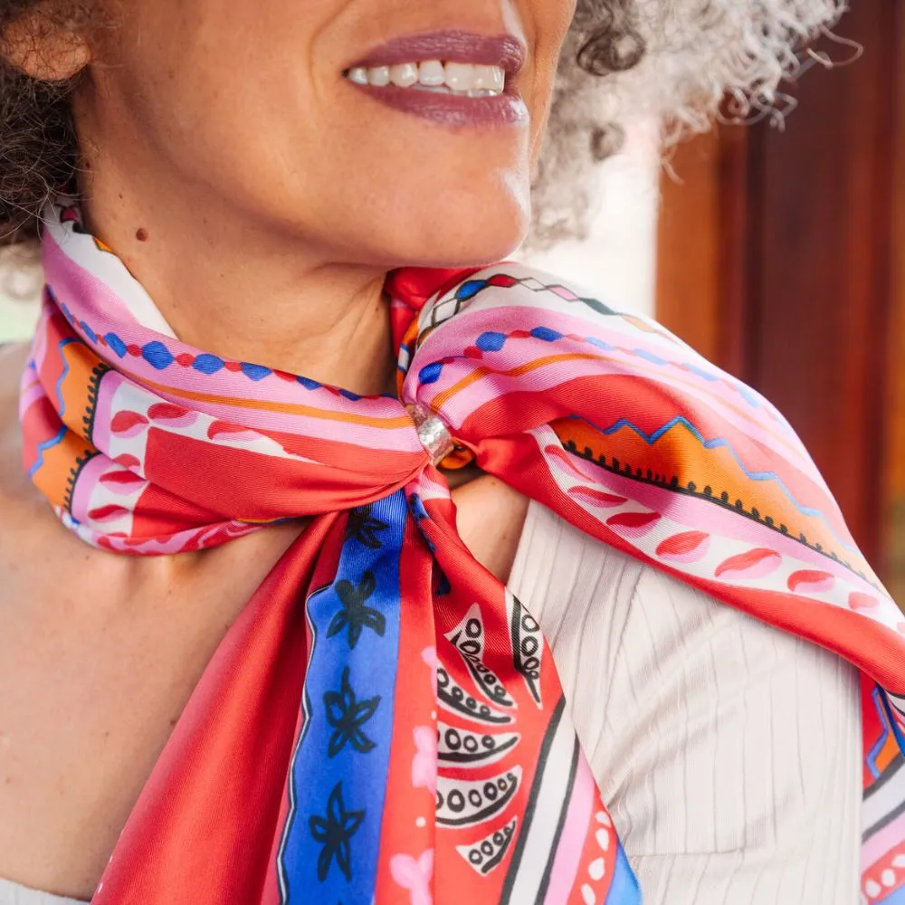 ourse blanche foulard soie rouge