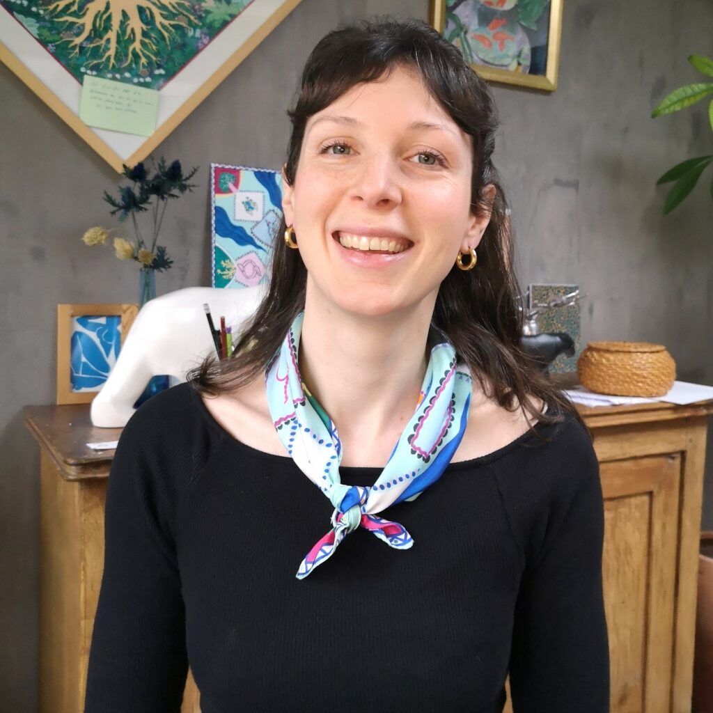 Comment nouer son petit foulard en soie