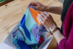 Carré de soie Ourse Blanche à offrir en cadeau de Noël